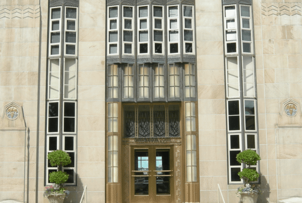Pacific Hospital entrance with art deco features